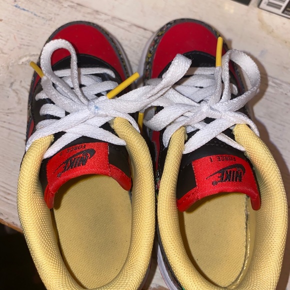 Toddler Nike - Picture 2 of 12